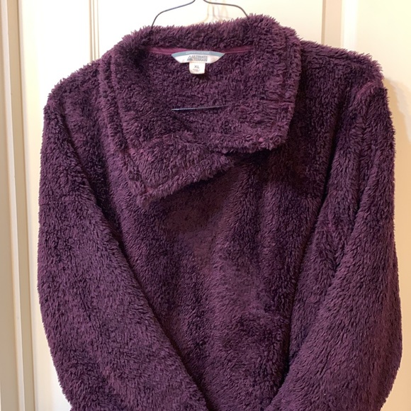 Fleece Pullover - Picture 1 of 11